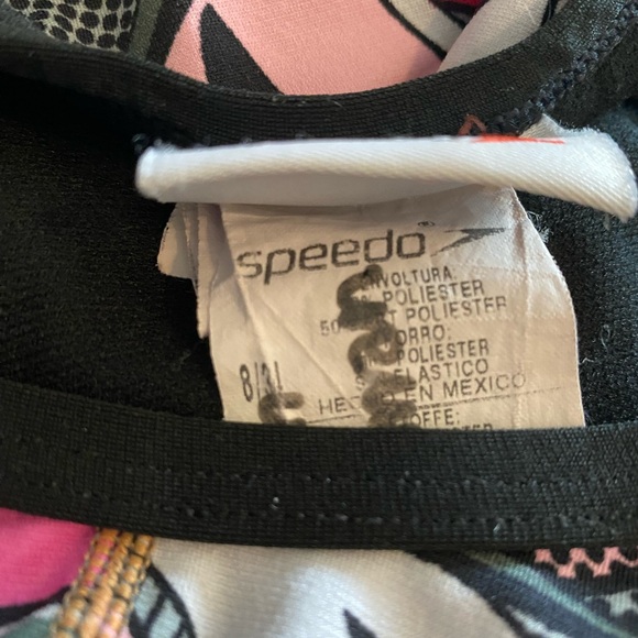 Speedo endurance pink and black full piece bathing suit - Picture 4 of 4